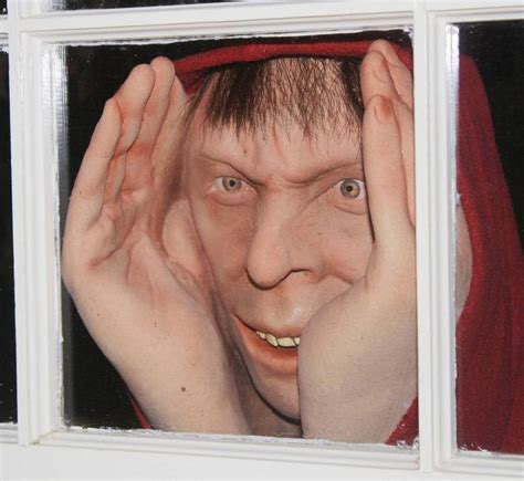 Scary Peeper: A Peeping Tom Figurine To Scare People